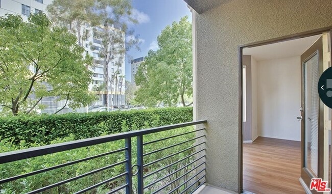 Photo - 5557 W 6th St Condo Unit 1-117