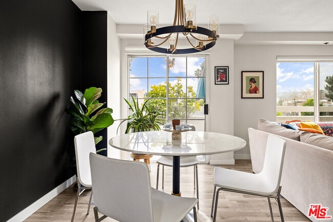 Photo - 252 W Spazier Ave Unit F