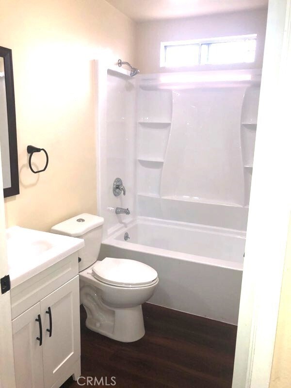 Photo - 10318 Main St