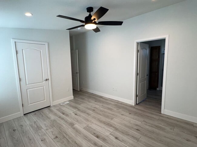 Photo - 20683 Waalew Rd