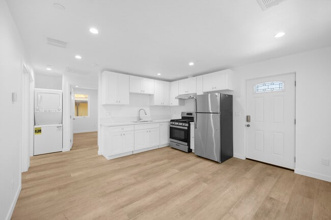 Building Photo - 308 N Catalina Ave Unit 4