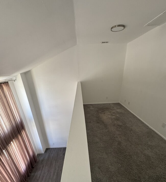 Photo - 2307 N Cahuenga Blvd