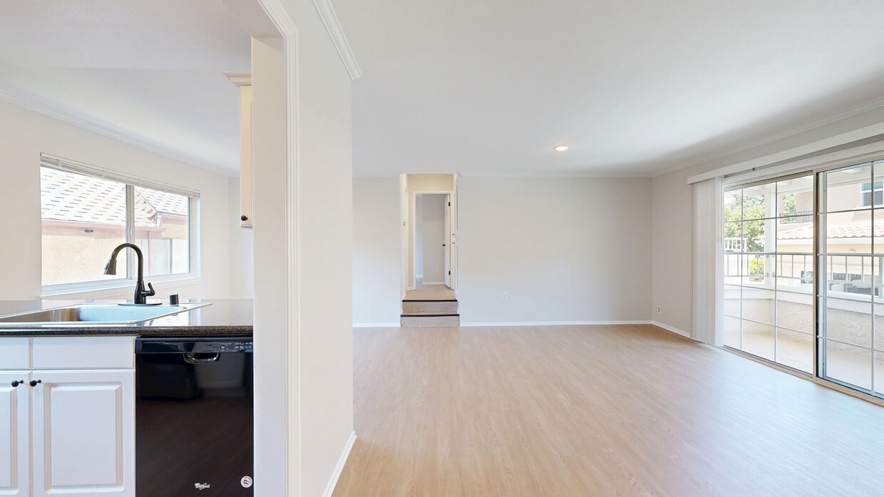 3D Tour - 5302 Colodny Ave Apartments