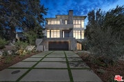 Photo - 318 S Medio Dr House