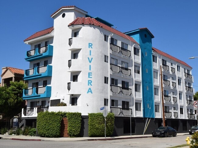 Building Photo - 5002 Tujunga Ave Unit 302 Rental