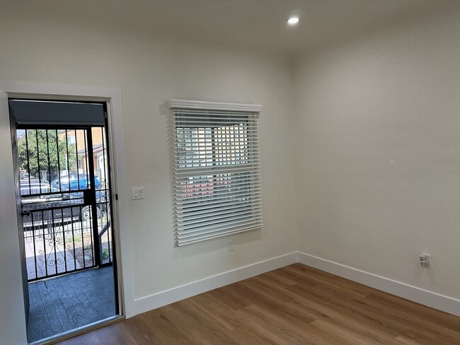 Photo - 4858 Ascot Ave