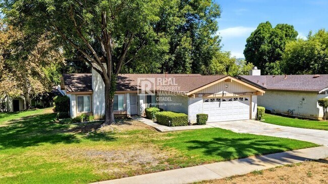 Photo - 1027 E Palm Ave