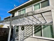 Covered front courtyard - 212 E 8th St Unit B