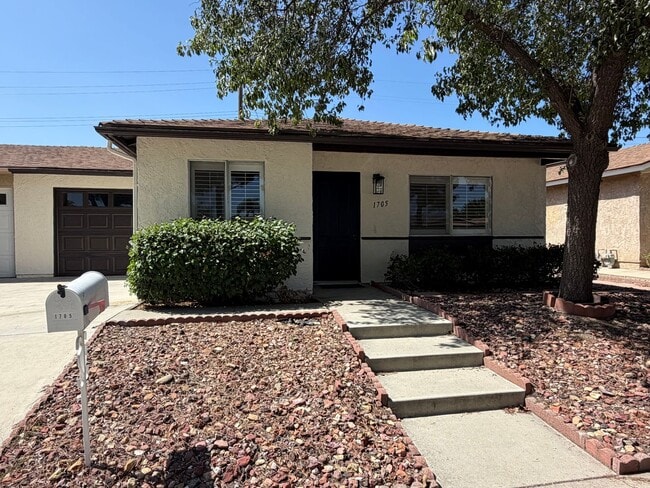 Building Photo - 1705 Sequoia Ave
