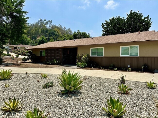 Building Photo - 2126 E Casa Linda Dr Rental