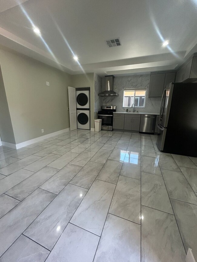 Building Photo - Beautiful Newly Built House for Rent 3Bed/...