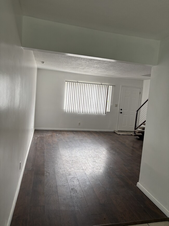 Photo - 1639 W 80th St Unit Rear