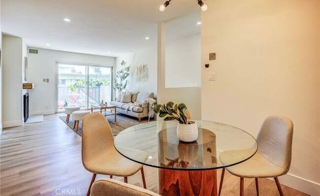 Building Photo - 8163 Redlands St Unit 042