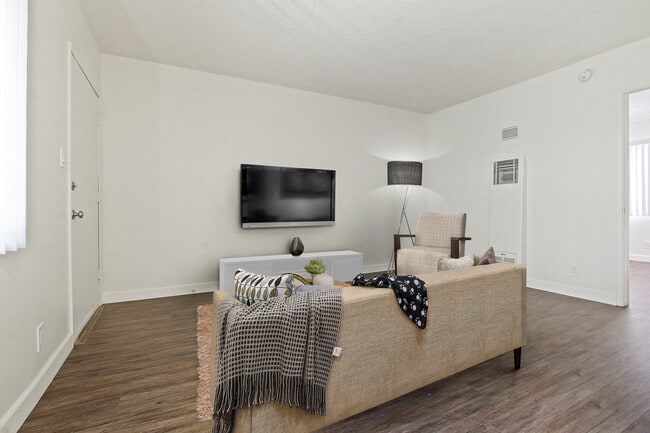 Photo - Sepulveda Court