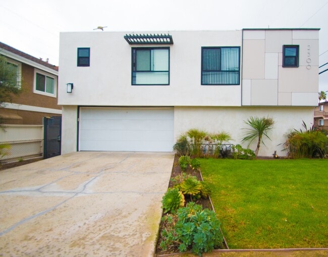 Photo - 2500 Mathews