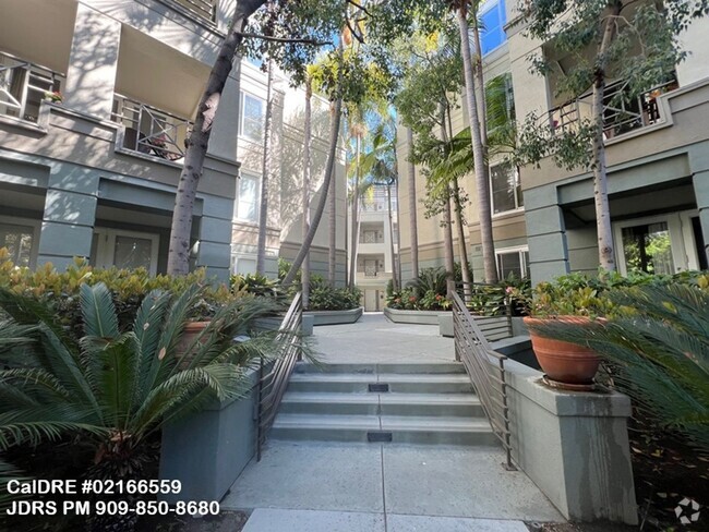 Building Photo - Price Lowered! Irvine 2 Bedroom Condo