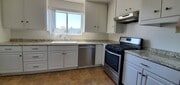 Large Kitchen 1 - 2711 S Redondo Blvd Unit 2