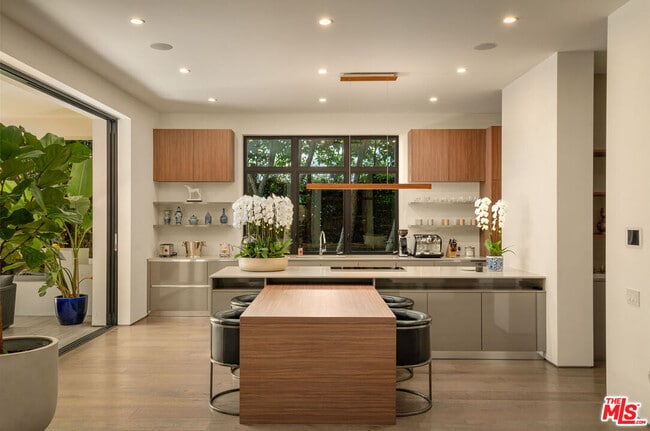 Photo - 333 Croft Ave