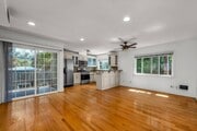 Photo - 815 Broadway St