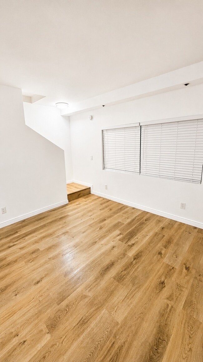 Photo - 7900 Woodman Ave