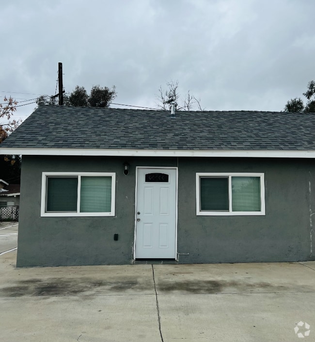Building Photo - 21633 Cottonwood Ave Rental