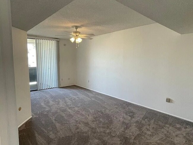 Photo - 3098 Rue D’Orleans Unit 325