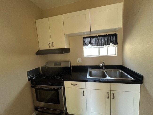 Photo - 1642-1644 Donax Avenue Unit 1646