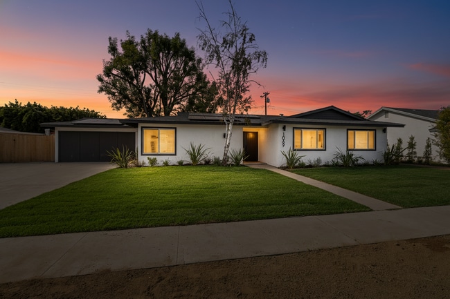 Building Photo - Donner Unit Donner ADU