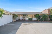 Photo - 14972 Camarosa Dr House