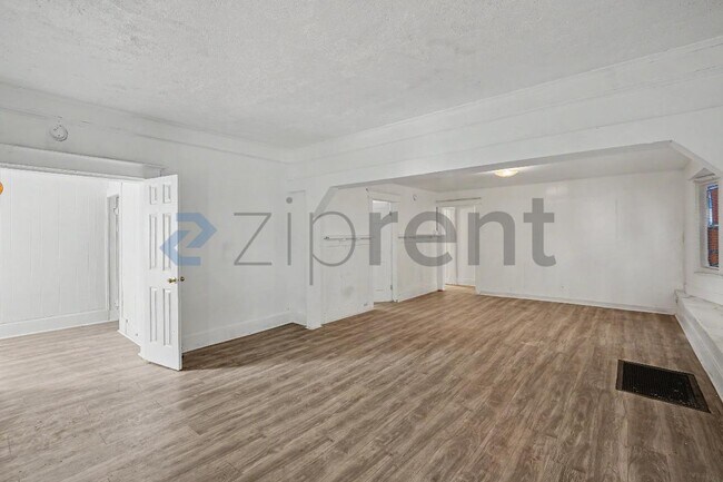 Photo - Unit