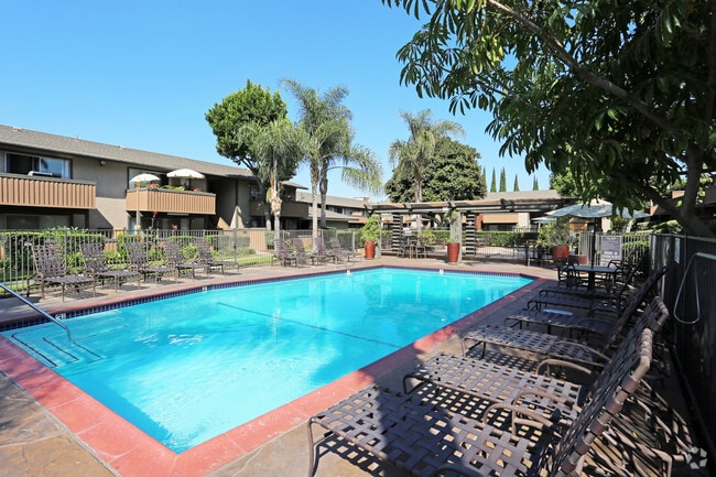 Building Photo - Axiom Tustin