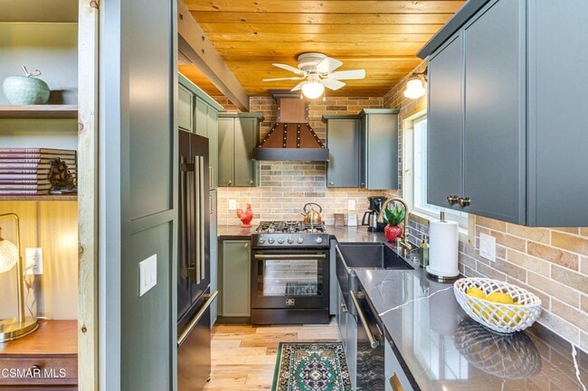 Photo - 1467 Kathleen Dr