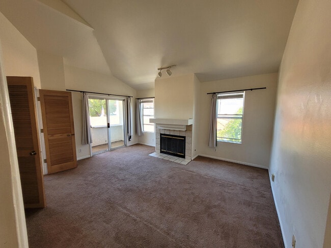 Photo - 433 E Ave Unit C