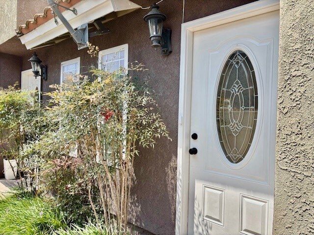 Photo - 685 W 18th St Unit 2