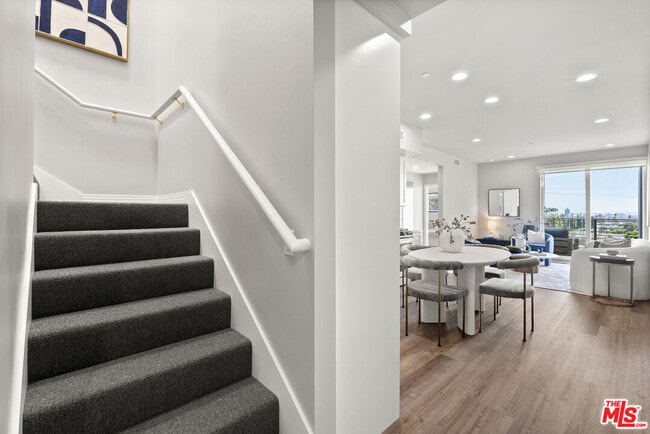 Building Photo - 7428 Santa Monica Blvd Unit PH 505