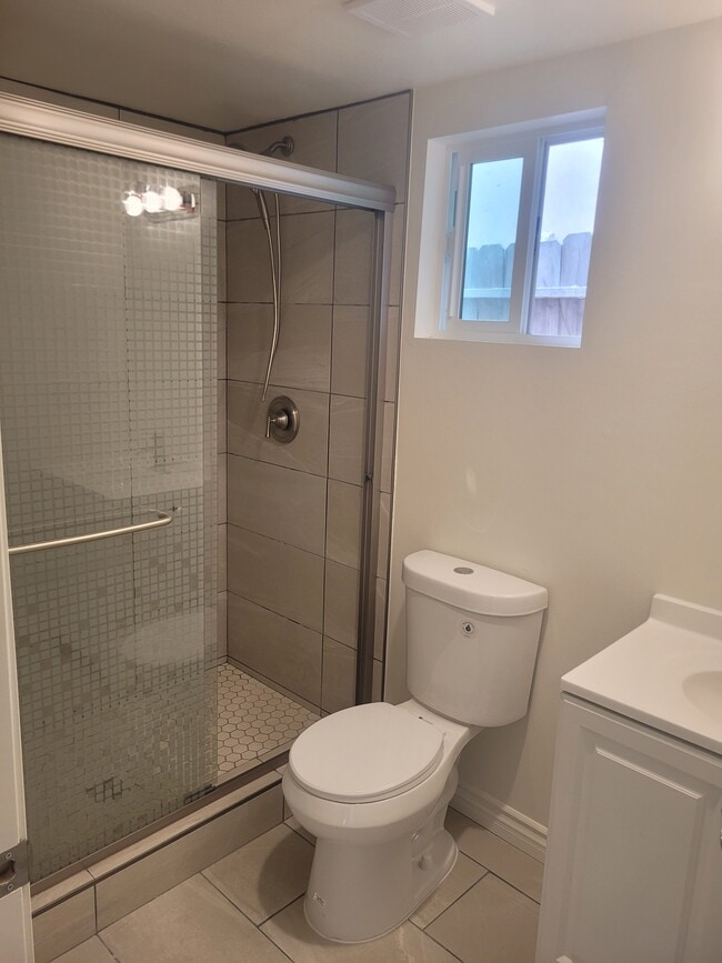 Photo - 10113 Louise Ave