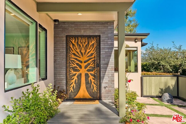 Photo - 2841 Montcalm Ave