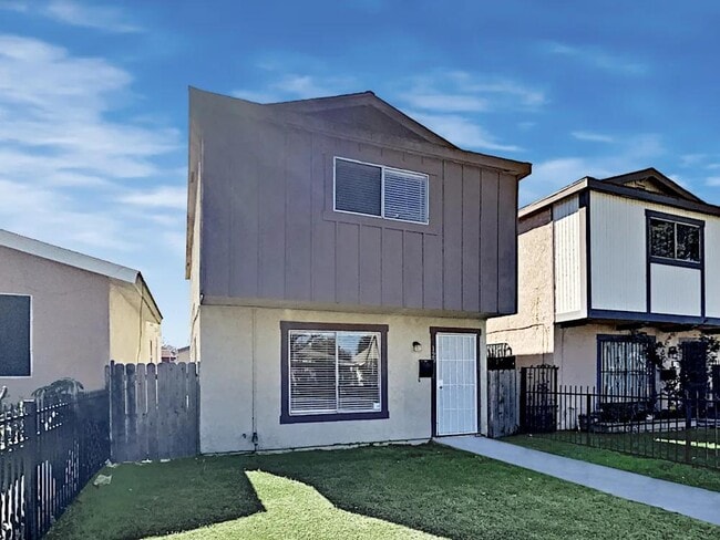 Photo - 121 E 67th Way