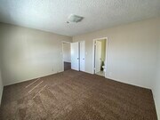 Bedroom - Unit 10 (2nd floor) - The Frontier