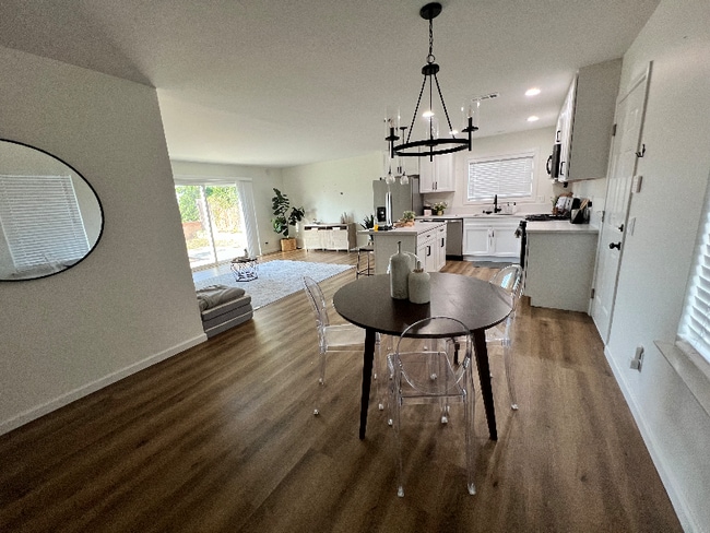 Photo - 4908 Stephanie Pl