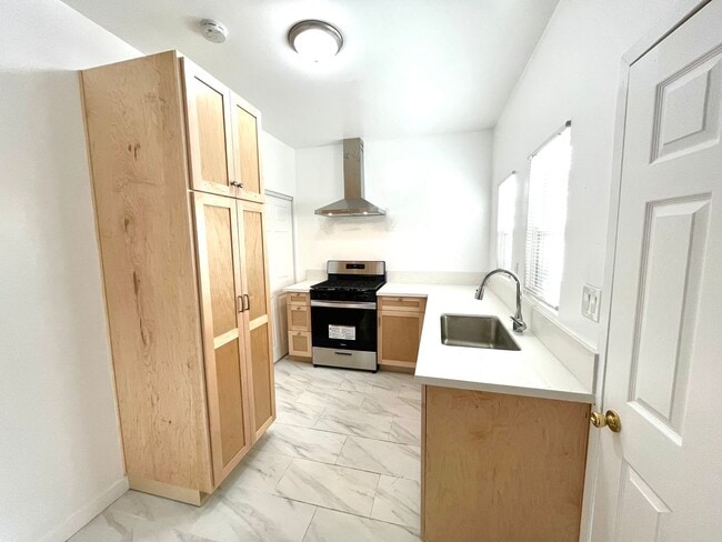 Photo - BELLA APARTMENTS: Beautiful Studio - 1 Bath Unit 5