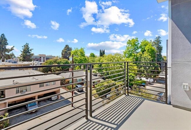 Photo - 12147 Magnolia Blvd Unit 301