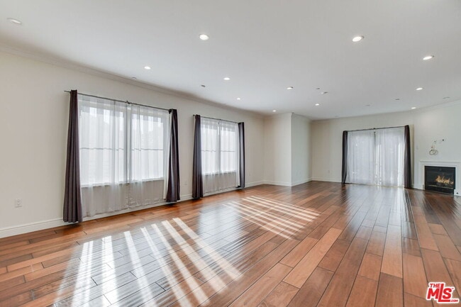 Photo - 918 S Wooster St Unit 1