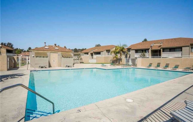 Photo - 6 Country Mile Rd