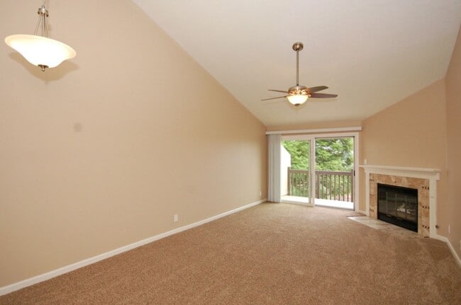 Building Photo - Encinitas 2 Bed/1 Bath with Back Country V... Rental