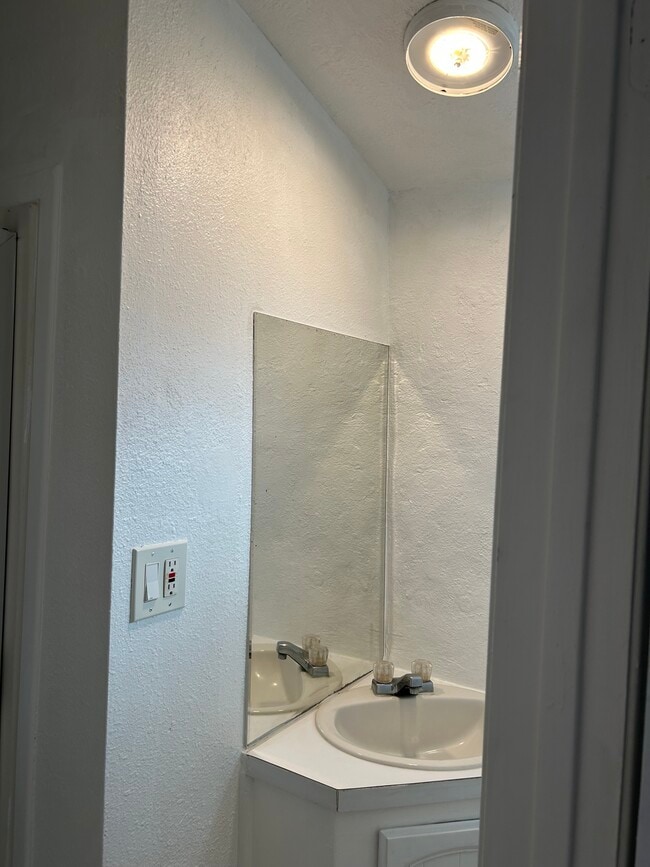 Photo - 33141 Case St