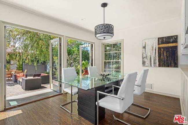 Photo - 449 Westbourne Dr