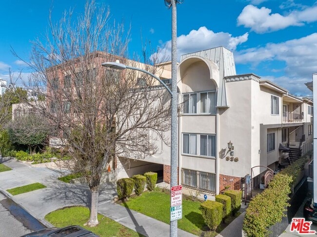 Building Photo - 328 S Elm Dr Unit 4