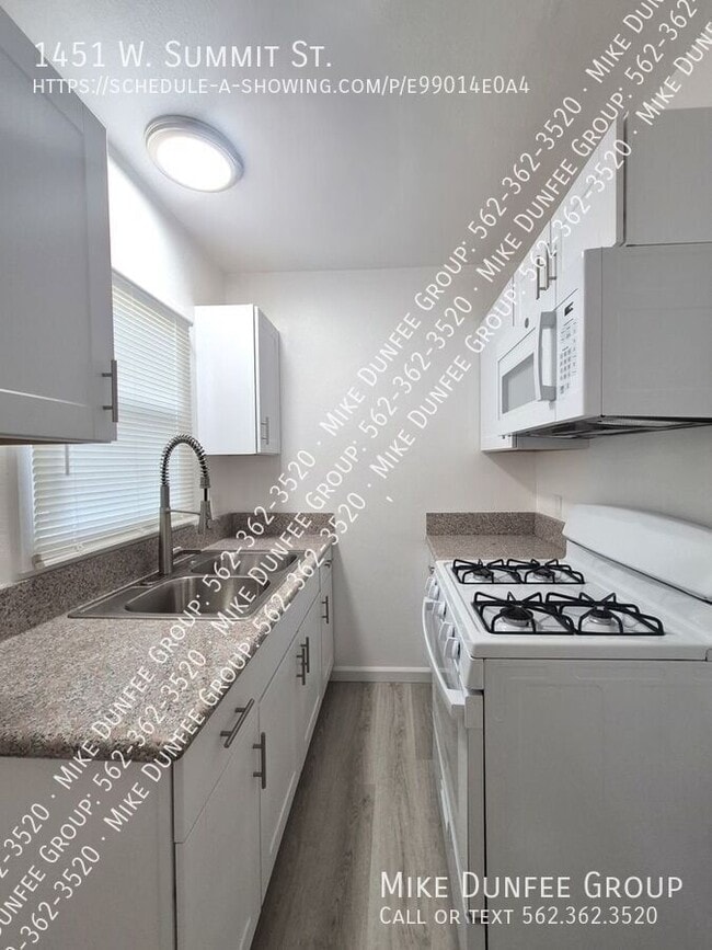 Photo - 1451 W Summit St