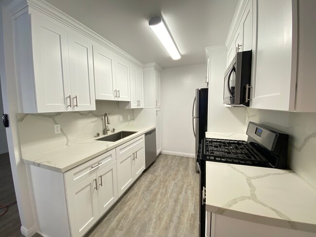 Photo - 3445 Mentone Ave